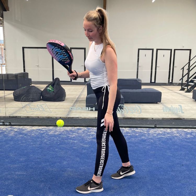 Donnez-vous le temps d'apprendre &agrave; jouer au padel